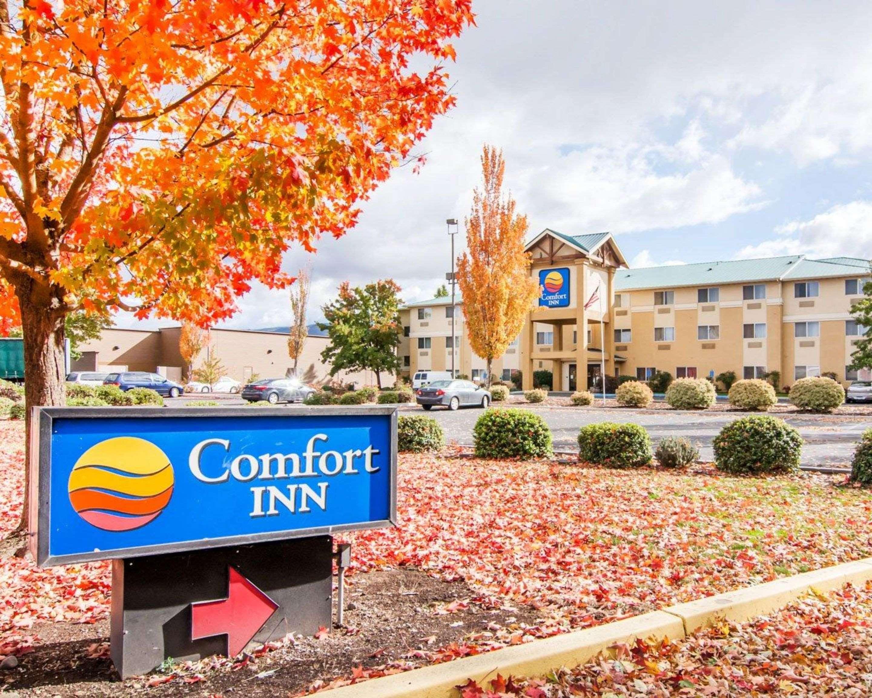 Comfort Inn Medford South Bagian luar foto